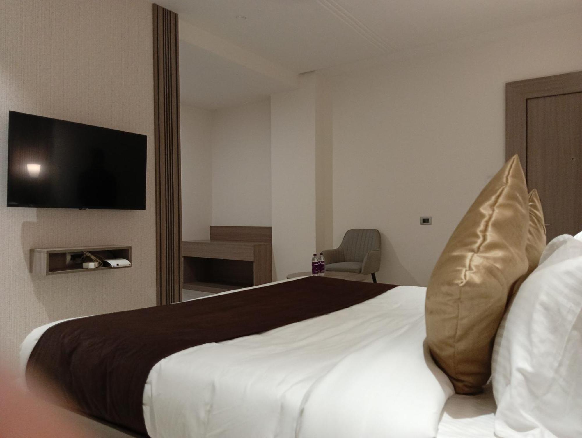 Bk Castles Hotel Jabalpur Zewnętrze zdjęcie